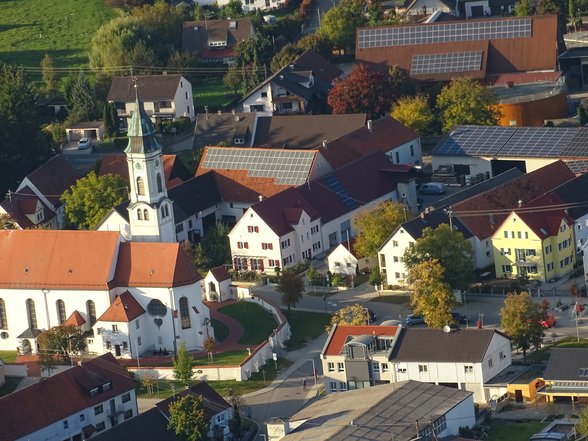 Luftbilder Westendorf: Kirche im Sonnenschein