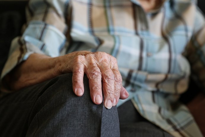 Senior wartet